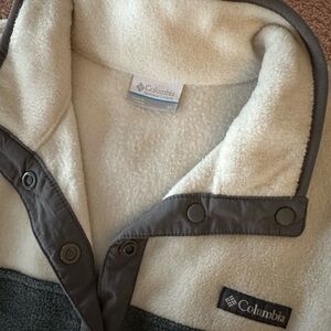 Columbia Two-Tone Fleece Jacket in Gray and Cream
